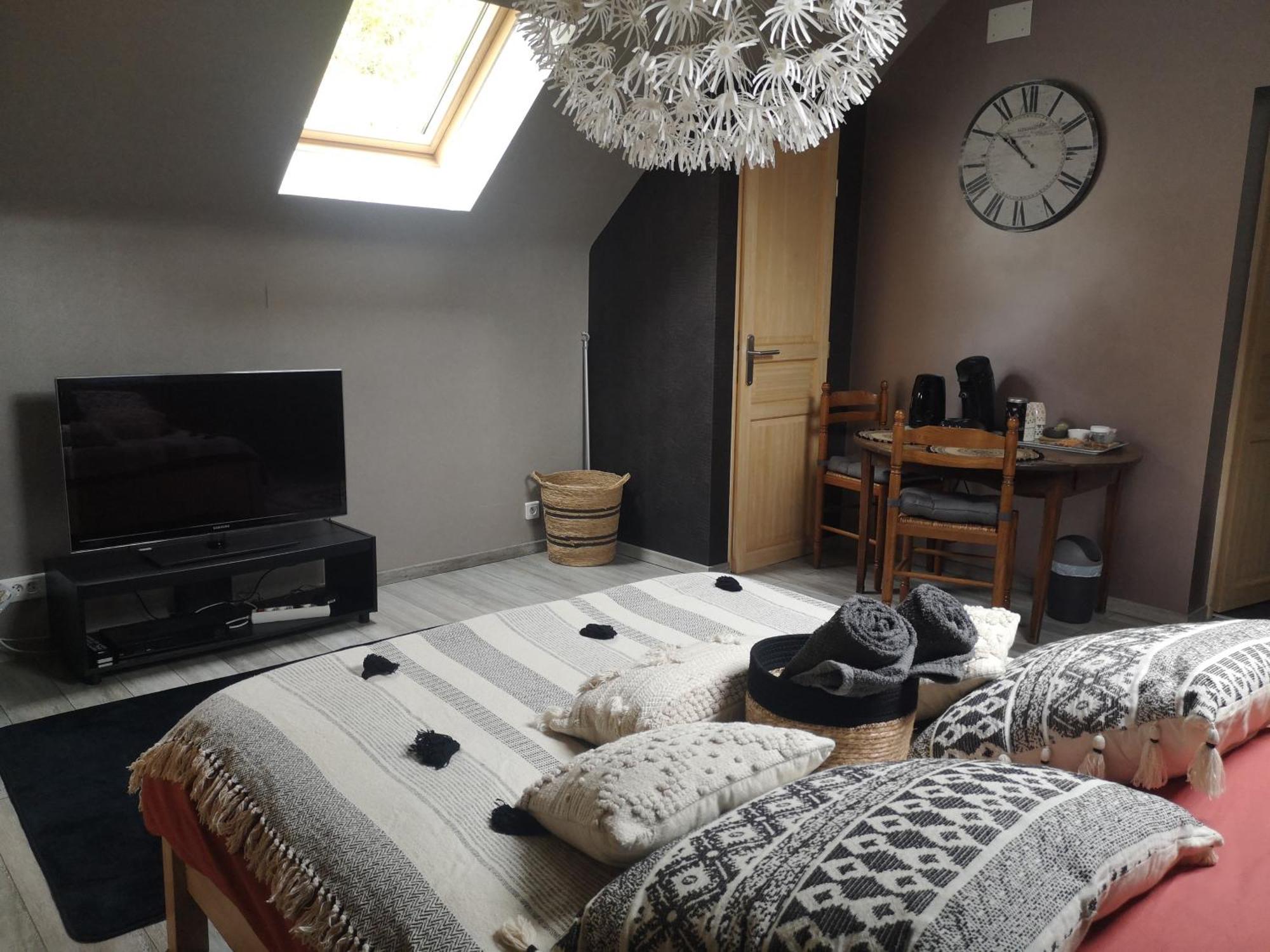 Agreable Chambre Privee Avec Entree Independante 랑제 외부 사진